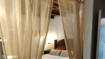 3 slaapkamers, een strijkplank/strijkijzer, internet, beddengoed