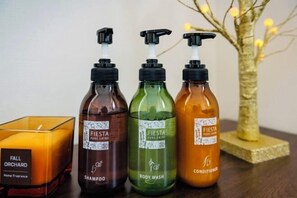 Room - Tanimachi-kun Hoshi Hotel Kujo 27 (Osaka)