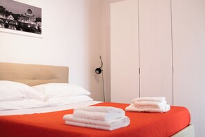 1 chambre, fer et planche à repasser, Wi-Fi, literie fournie