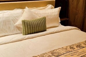 Unclassified image, 3 of 25, button - The Palm Suite at Lava Mansion (George Town)