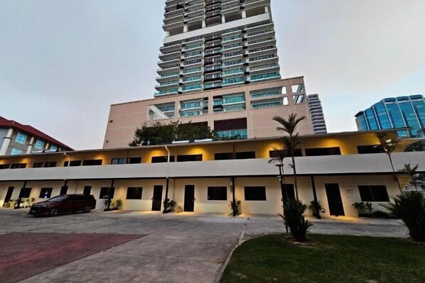 Room - The Palm Suite at Lava Mansion (George Town)