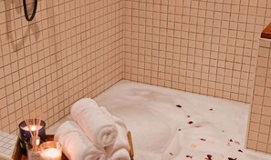 Spa - The Palm Suite at Lava Mansion (George Town)