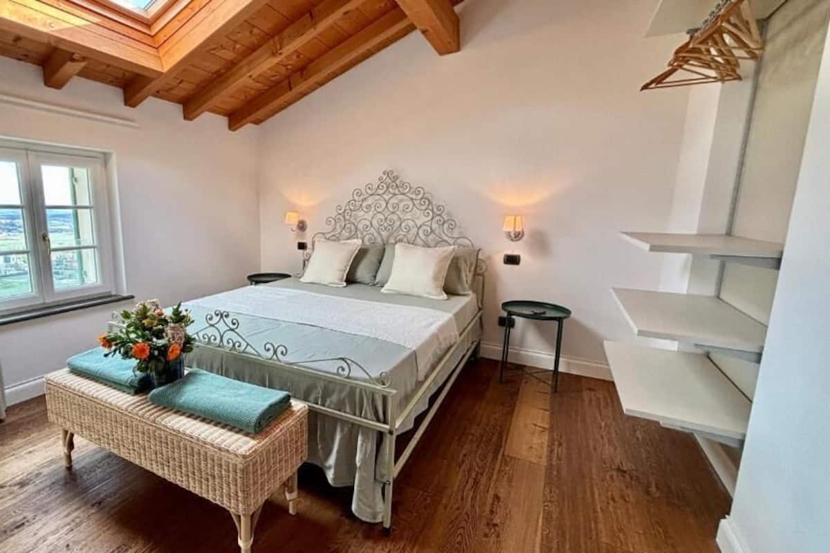 Classic Double Room, Balcony, Mountain View