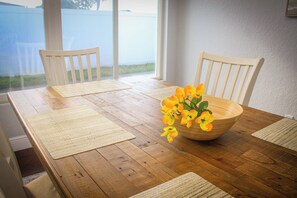 Dining - Sunny Retreat just 5 minutes from the Best Suncoast Beaches (Largo)