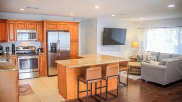 ميكروويف، فرن، موقد طهي مسطح، غسالة أطباق