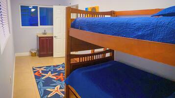 3 عدّة غرف نوم ومكواة/لوح كي وواي فاي مجانًا وملاءات أسرّة