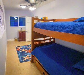 3 chambres, fer et planche à repasser, accès au Wi-Fi (inclus)