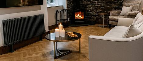 Télévision, cheminée