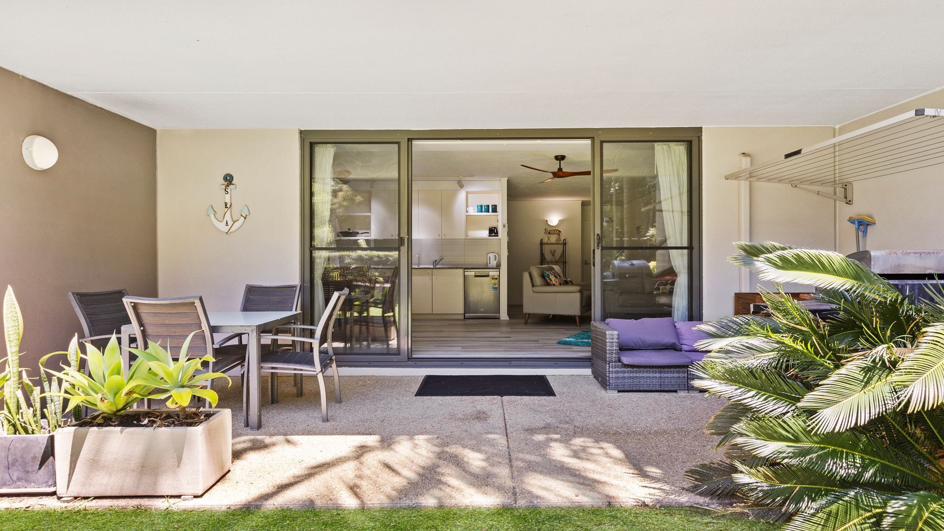 تناول الطعام بالخارج