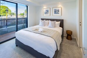 3 chambres, fer et planche à repasser, lit de bébé portatif, Wi-Fi