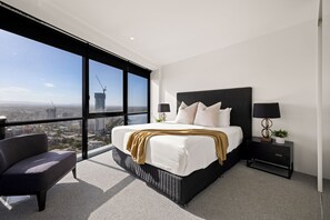2 slaapkamers, een strijkplank/strijkijzer, gratis wifi, beddengoed