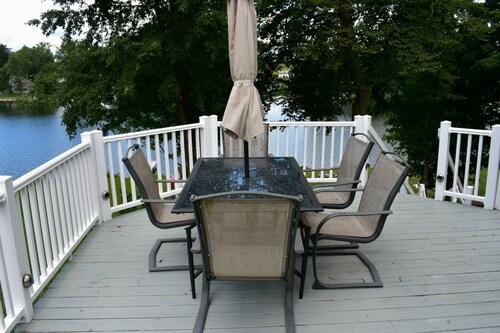 Cozy A-frame on Lime Lake