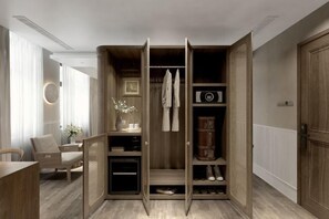 Cribs/infant beds