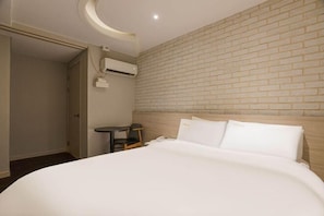 Room - Jamsil Louize (Seoul)