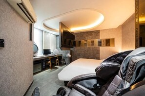 Unclassified image, 3 of 20, button - Jamsil Louize (Seoul)