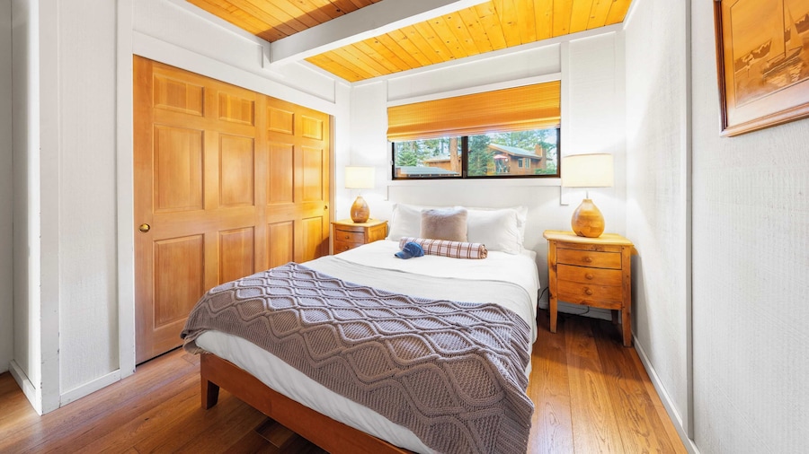 Classic A-frame Cabin w/ Hot Tub + Deck & Easy Access Near Ski + Lake Summit Haven by Avantstay