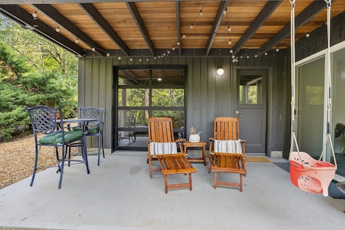 Modern Urban Retreat, Game Room