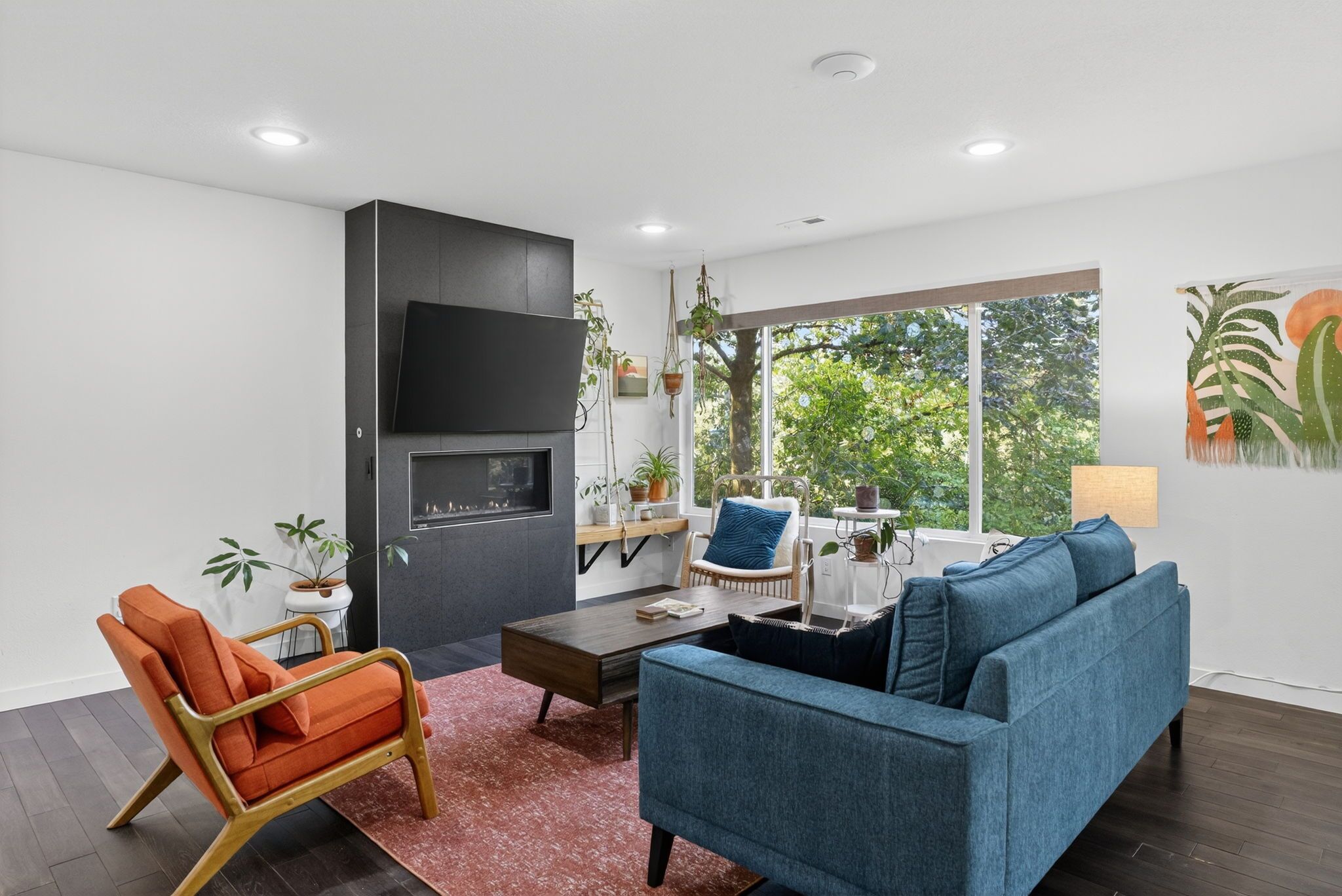 Smart-TV, bordtennis og bøker