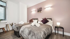 2 bedrooms, desk, iron/ironing board, free WiFi