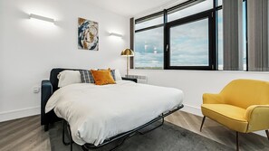2 bedrooms, desk, iron/ironing board, free WiFi