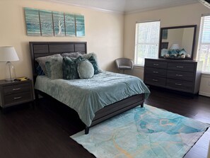 3 bedrooms, iron/ironing board, WiFi, bed sheets