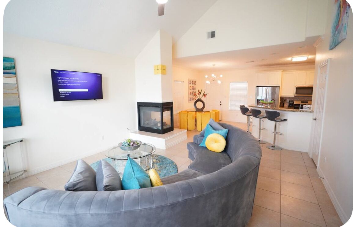 Télévision, cheminée