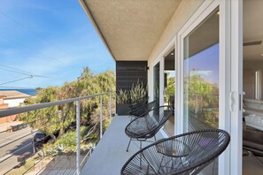 Terrace/patio - Encinitas 3-Bedroom Ocean-view condo, only steps to beach! Rent this summer! (Encinitas)