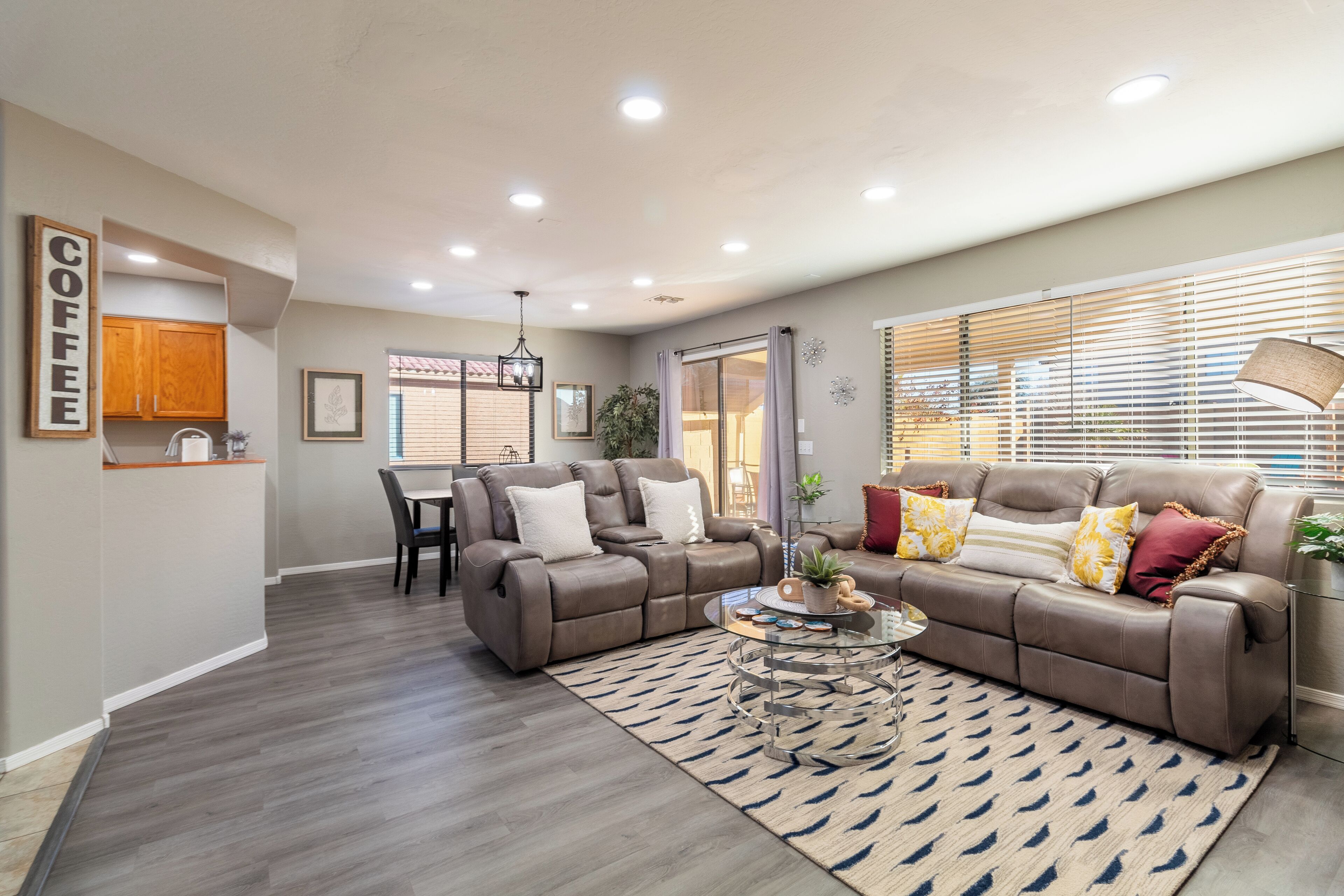 Luxury House, 4 Bedrooms, Private Pool, Pool View | Living room | 55-inch Smart TV with cable channels, Netflix, Hulu