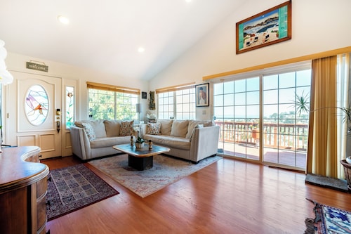 San Francisco Bay View Home - 3BR Brisbane - Near SF - 29+ Night Stays