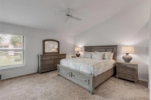 3 عدّة غرف نوم ومكواة/لوح كي وواي فاي مجانًا وملاءات أسرّة