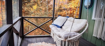 Beautiful Mountain Lake House cabin Getaway