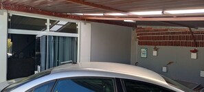 المنطقة المحيطة بالمنشأة