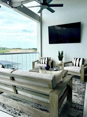 Téléviseur connecté, foyer