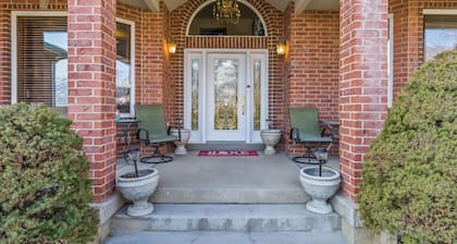 Mountain View Mansion in the foothills of Utah