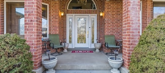 Mountain View Mansion in the foothills of Utah