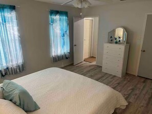 3 chambres, fer et planche à repasser, Wi-Fi, literie fournie