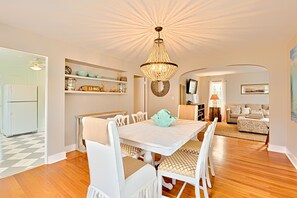 Interior - Seashell Cottage in La Jolla (La Jolla)