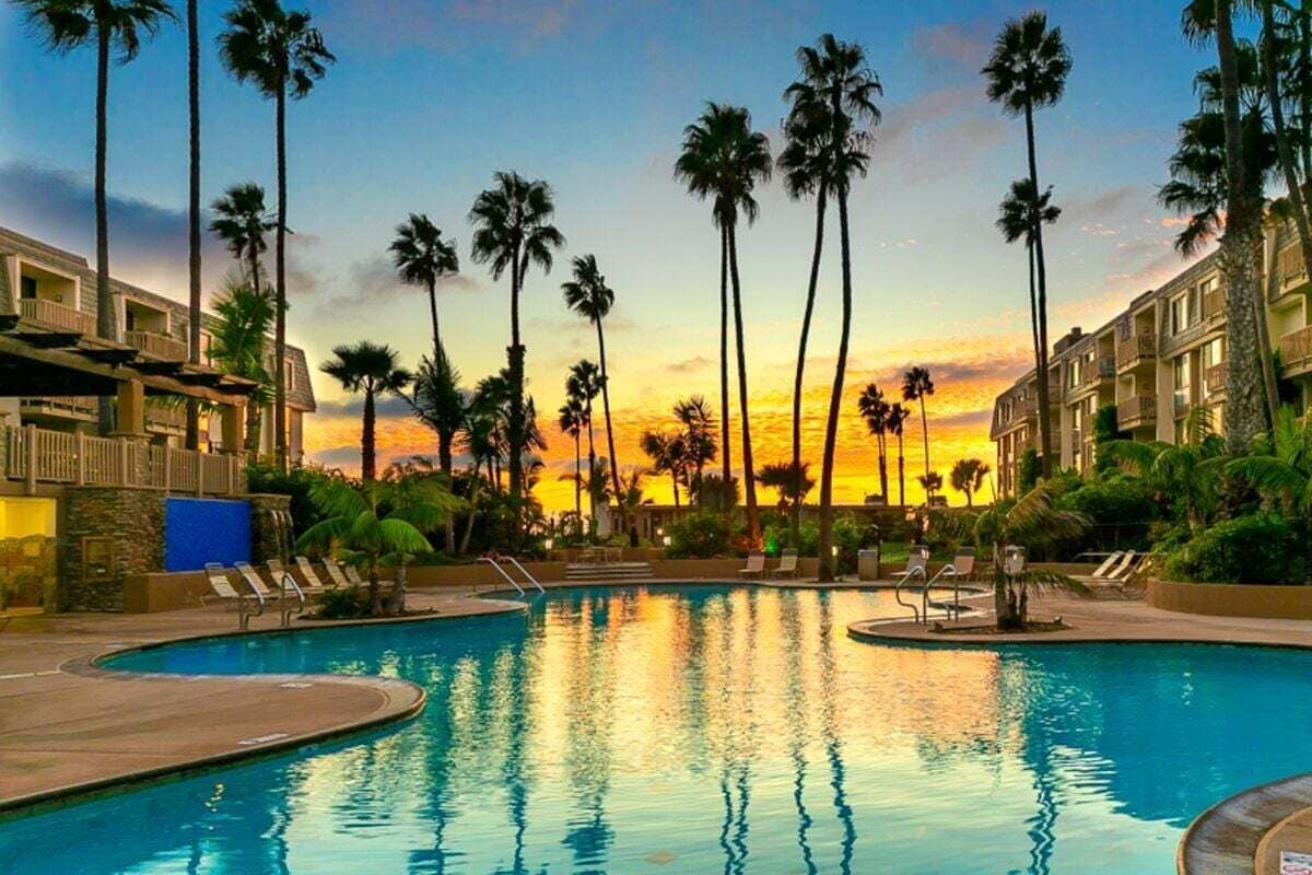 Lämmitetty uima-allas