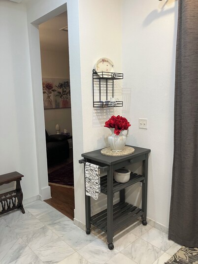 Weekend Get-A-Way/Game Day Sleep-Over/BBQ Trail Local Central. We've Got it All!