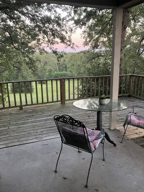 Terrace/patio - Weekend Get-A-Way/Game Day Sleep-Over/BBQ Trail Local Central. We've Got it All! (Caldwell)