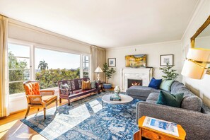 Téléviseur, livres