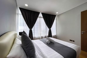 Cribs/infant beds
