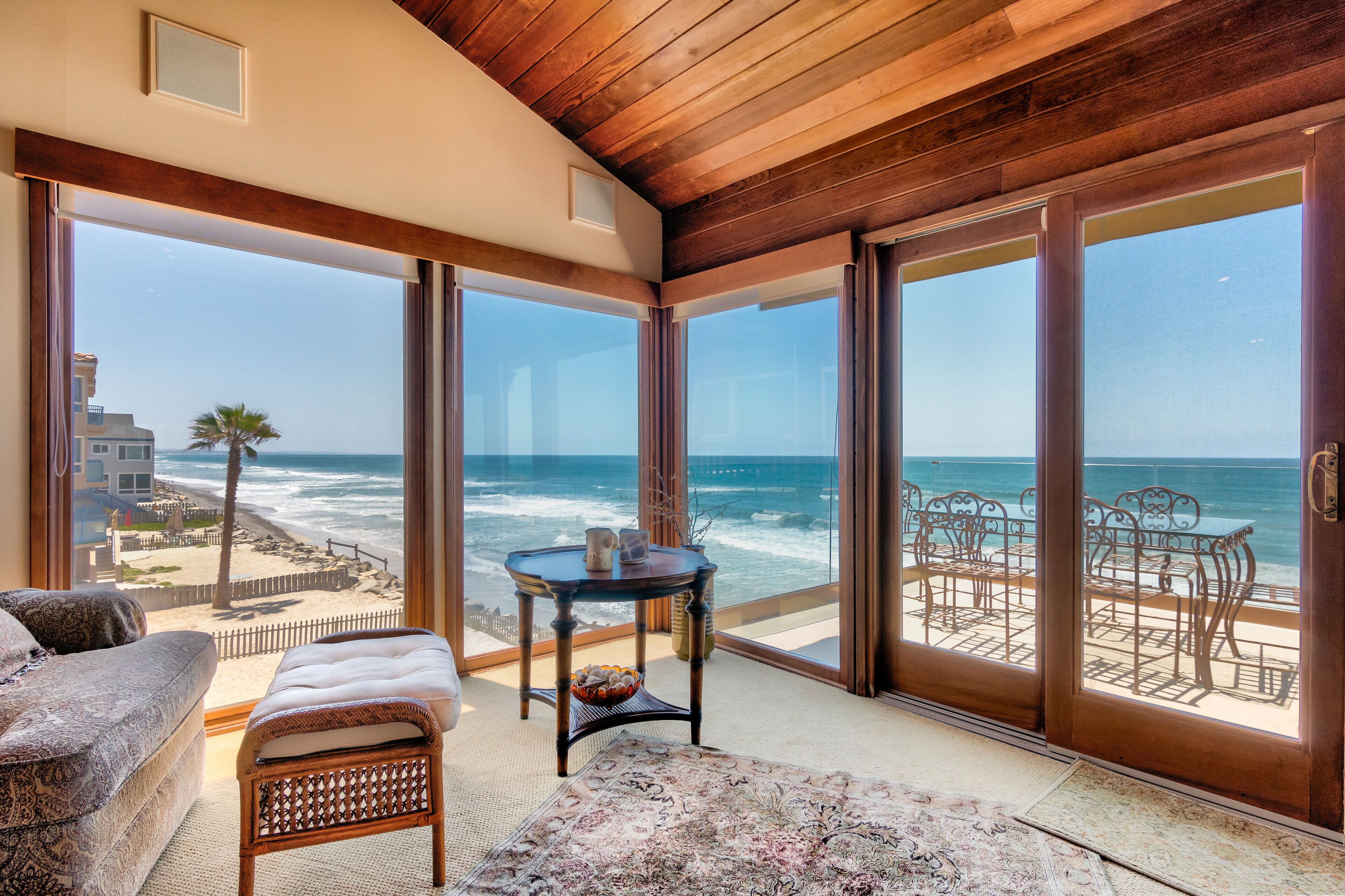 TV, fireplace, DVD player, books