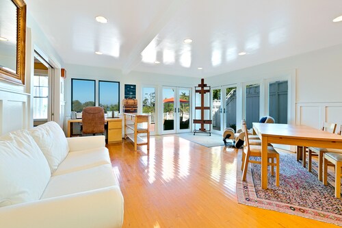 Casa Dolce Hillside Retreat w/ Amazing Ocean Views + Walk to Shops