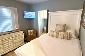 1 bedroom, iron/ironing board, free WiFi, bed sheets - The Strand Cottage Beachfront (Oceanside)