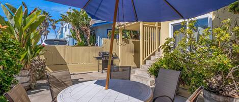 屋外ダイニングエリア