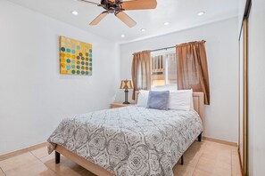 2 makuuhuonetta, silitysrauta/-lauta, ilmainen Wi-Fi, vuodevaatteet