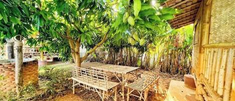 Tempat makan outdoor
