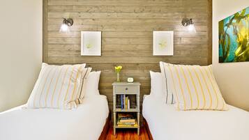 2 bedrooms, iron/ironing board, internet, bed sheets