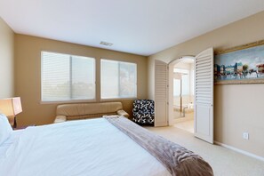 4 Schlafzimmer, Schreibtisch, Bügeleisen/Bügelbrett, kostenloses WLAN
